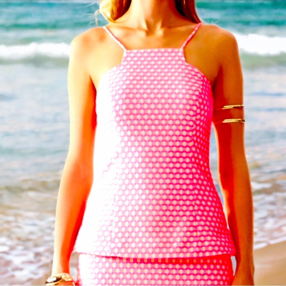 Lilly Pulitzer Costello top ‘Hotty Pink Geo Jacquard’
As worn on Southern Charm